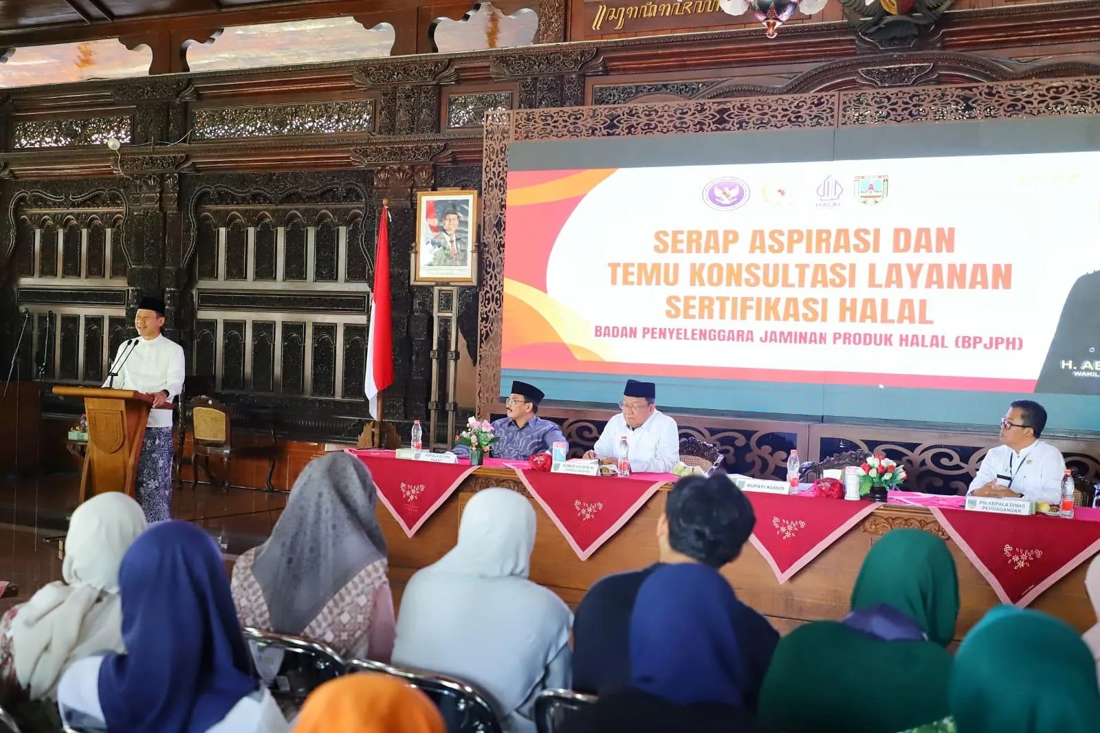 Perkuat Pilar Ekonomi Daerah, Pemkab Kudus Fasilitasi Sertifikasi Halal bagi Pedagang Kecil