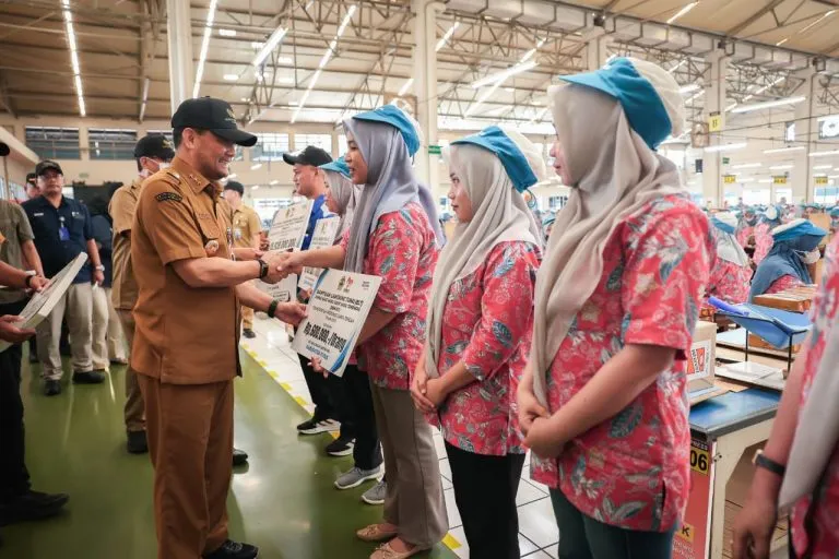 Pemprov Jateng Salurkan BLT DBHCHT Rp51 Miliar untuk 85 Ribu Pekerja Tembakau