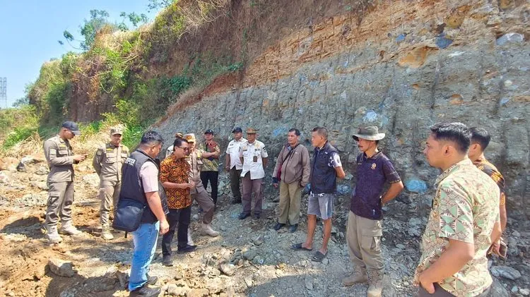 Diduga Langgar Zona Hijau, Aktivitas Tambang di Mayong Jepara Disegel Tim Gabungan