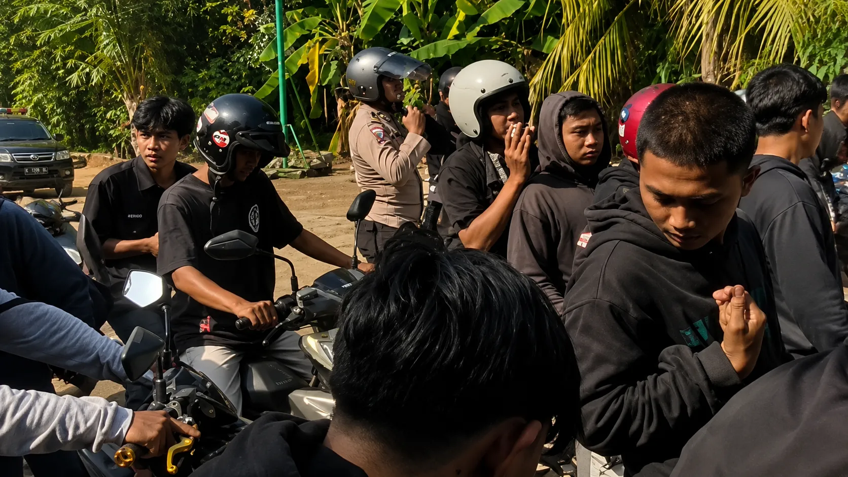 Konvoi Lintas Kabupaten Masuk Pati, Puluhan Anggota Pagar Nusa Dicegat Polisi