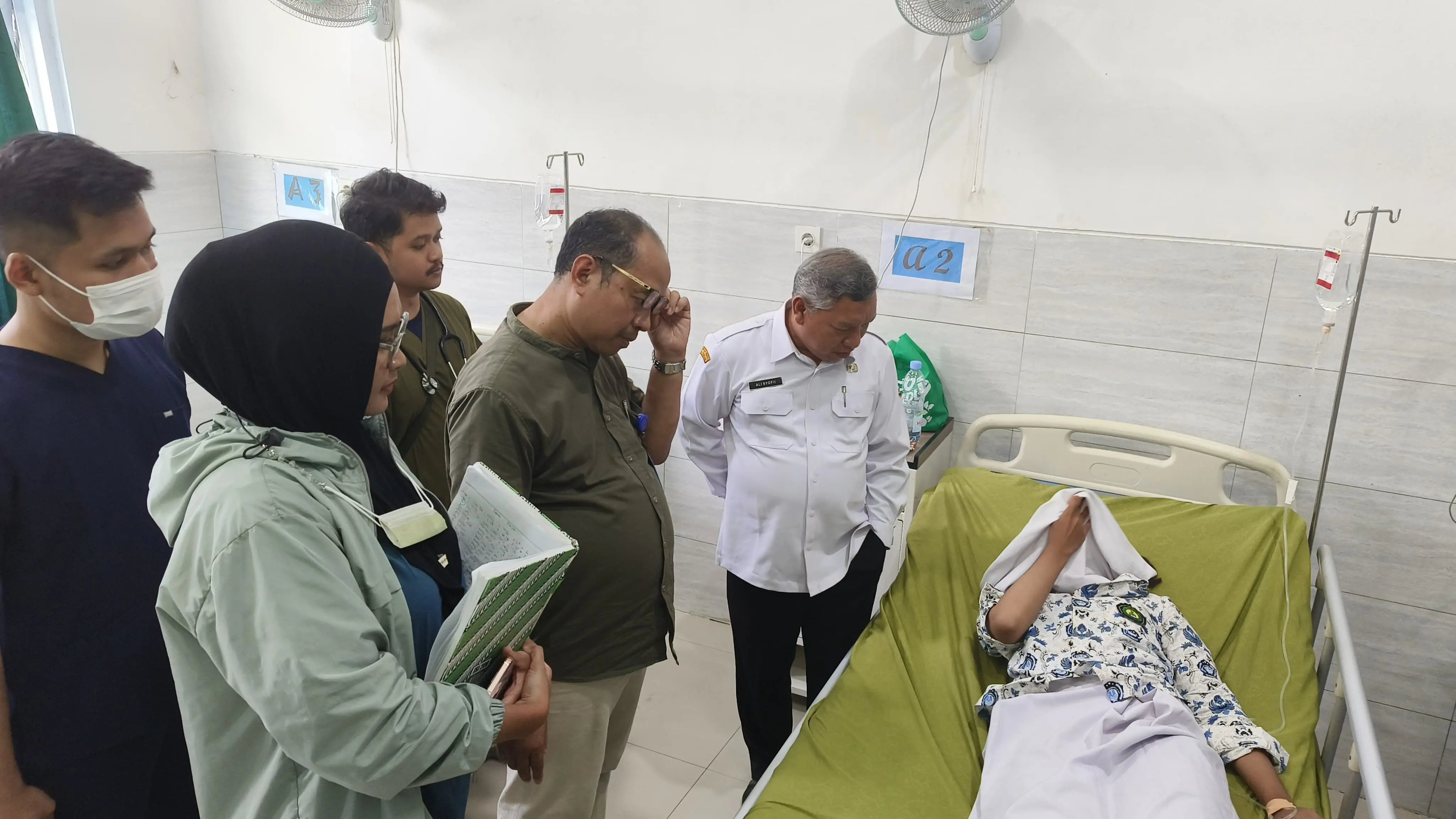 Diduga Keracunan MBG Berulang, 3 Siswa MTsN 1 Lasem Dilarikan ke Puskesmas